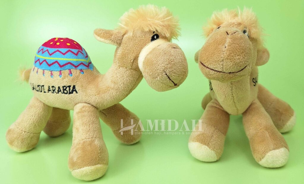 souvenir boneka unta