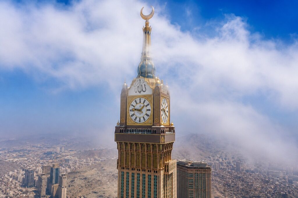 makkah royal clock tower jam raksasa