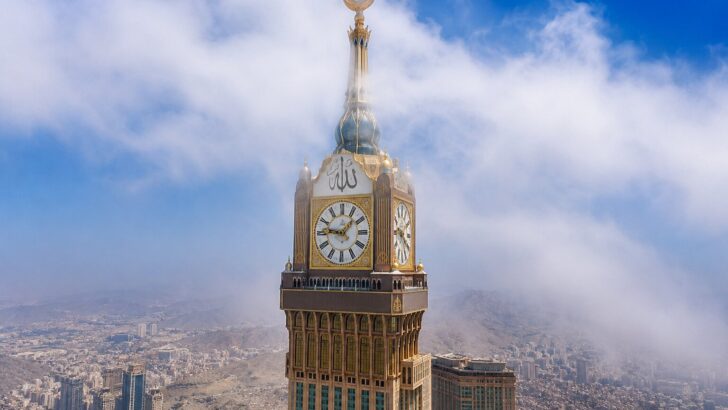 makkah royal clock tower jam raksasa